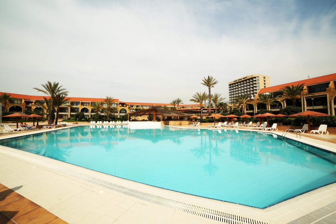 Jiyeh Marina Resort Hotel & Chalets Jieh Exterior foto